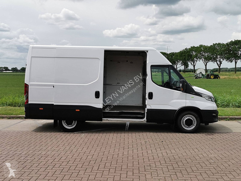 Fourgon Utilitaire Iveco Daily 4x2 Gazoil Occasion N9441262