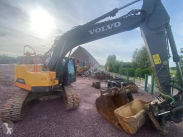 Pelle sur chenilles Volvo