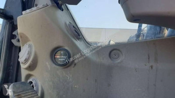 Escavatore gommato Volvo