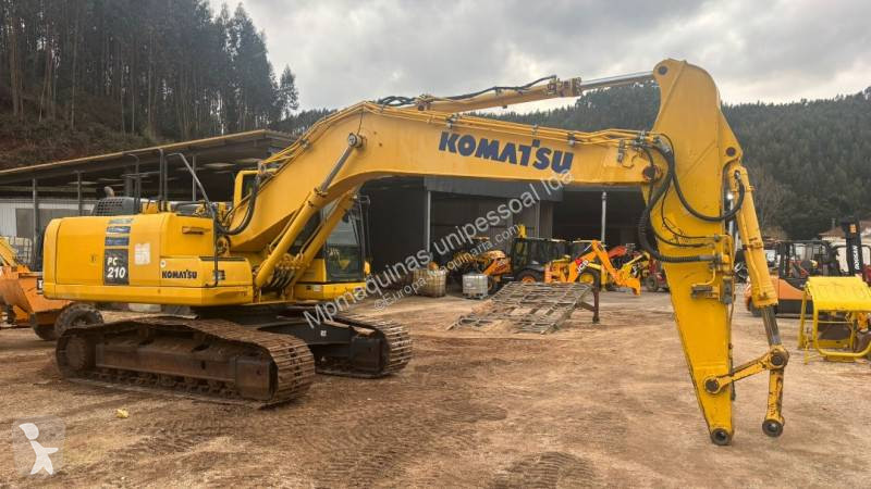 Escavadora Komatsu PC210-10
