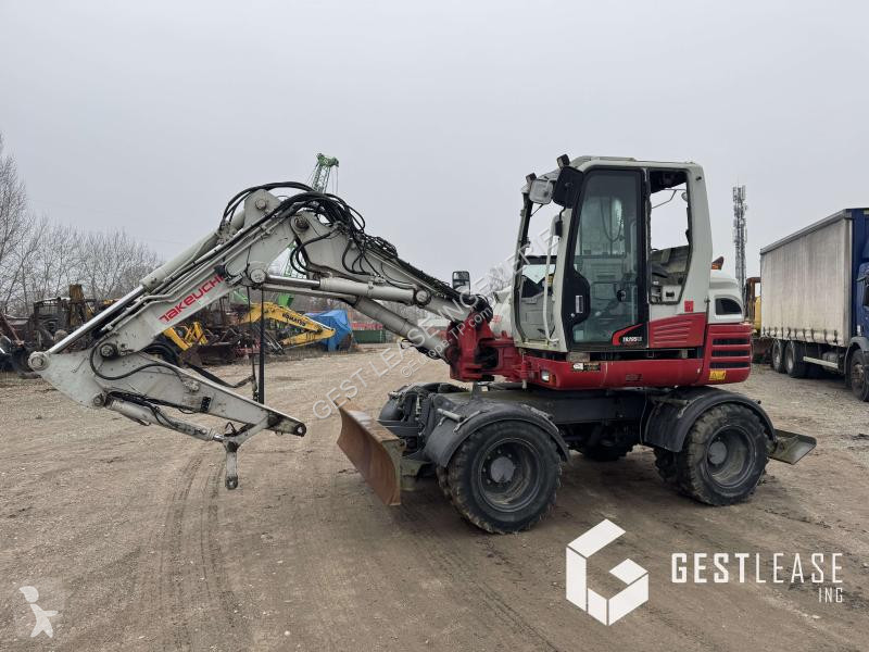 Escavadora Takeuchi TB295W