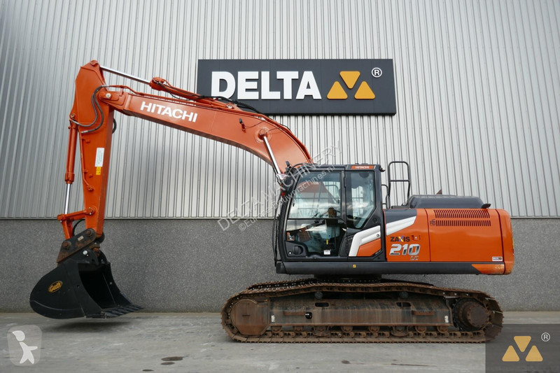 Escavadora Hitachi -7