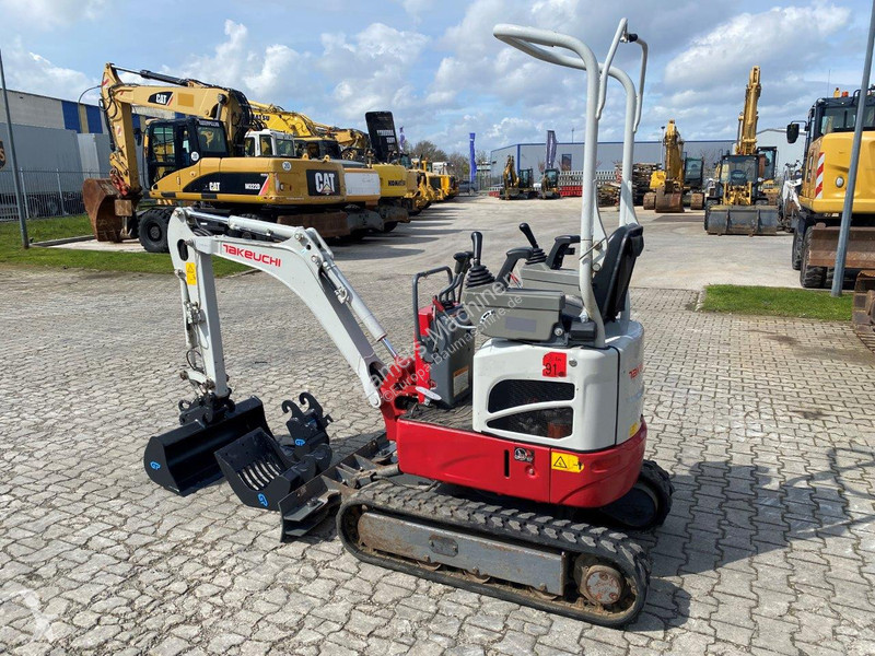Escavadora Takeuchi TB210R NVT