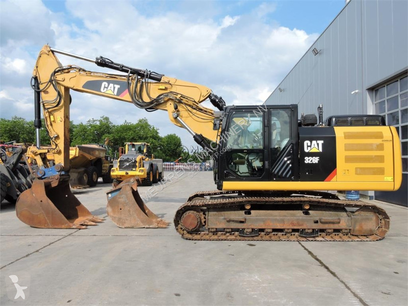 Lopatový nakládač Caterpillar 326F