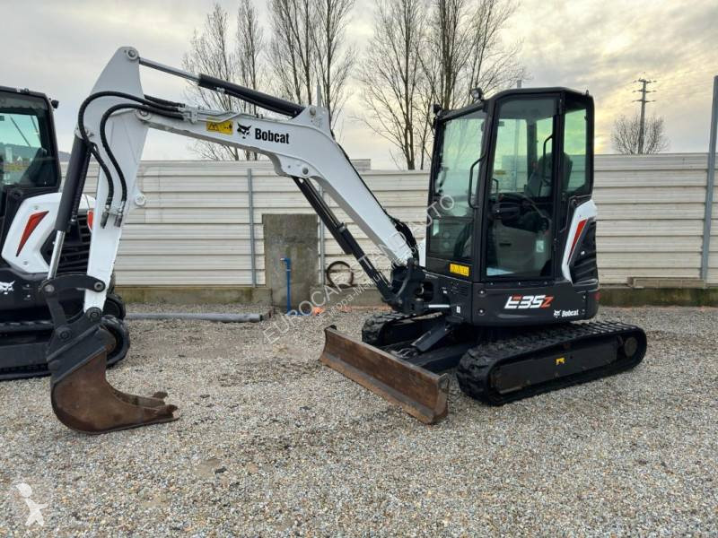 Escavadora Bobcat Z