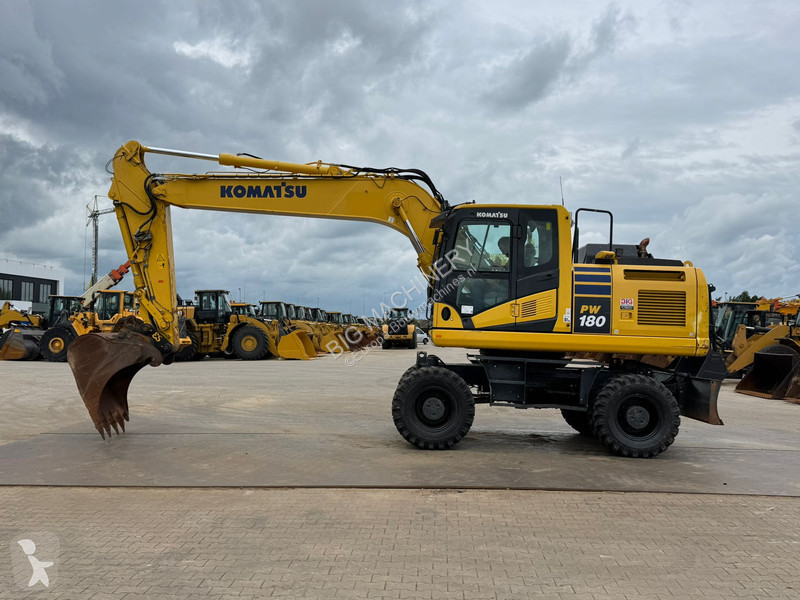 Lopatový nakládač Komatsu -11
