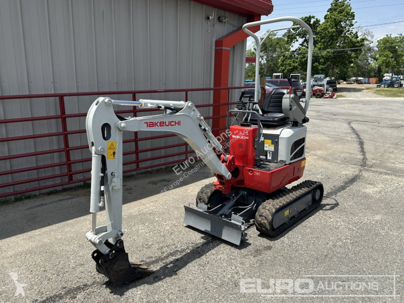 Escavadora Takeuchi TB210R
