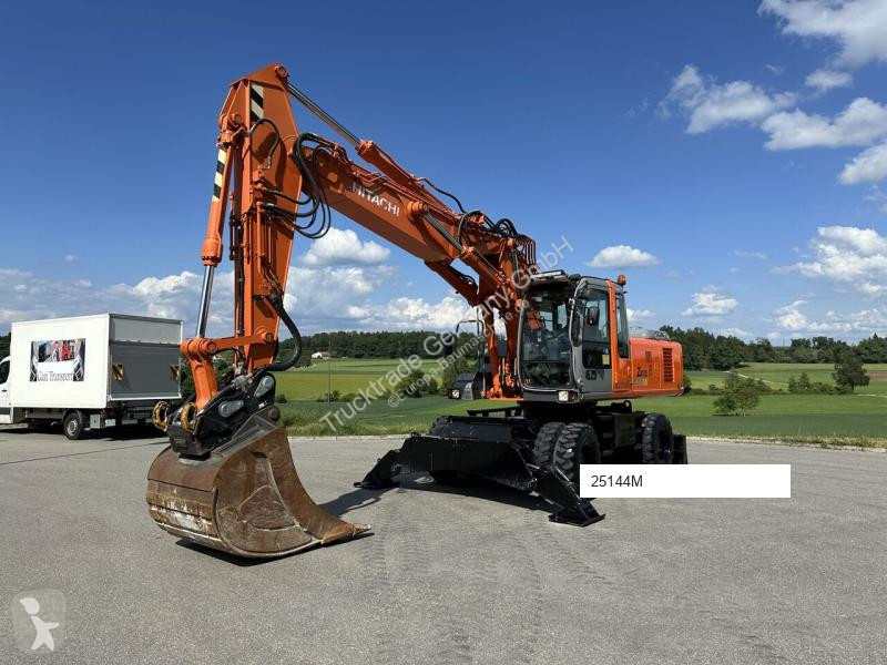Lopatový nakládač Hitachi
