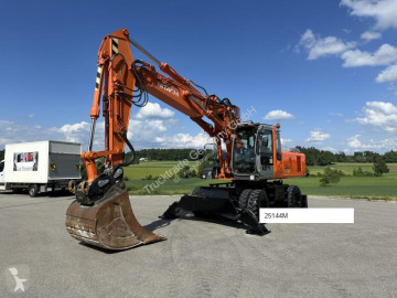 Excavadora de ruedas Hitachi