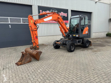 Excavadora de ruedas Doosan