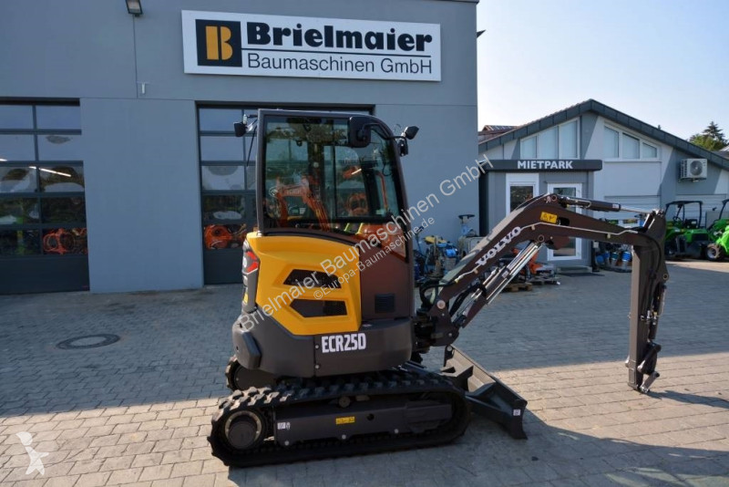 Lopatový nakládač Volvo ECR D