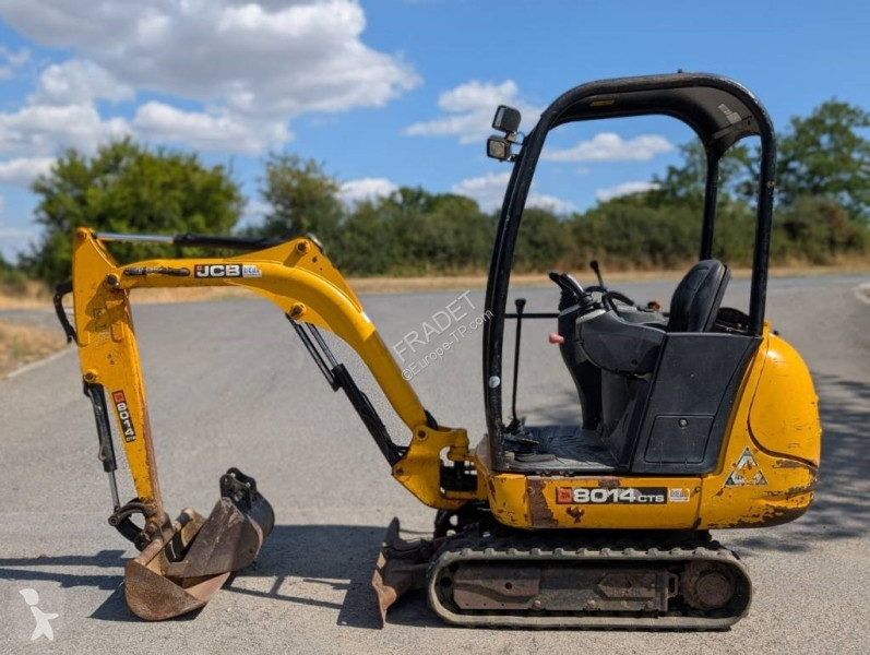 Lopatový nakládač JCB