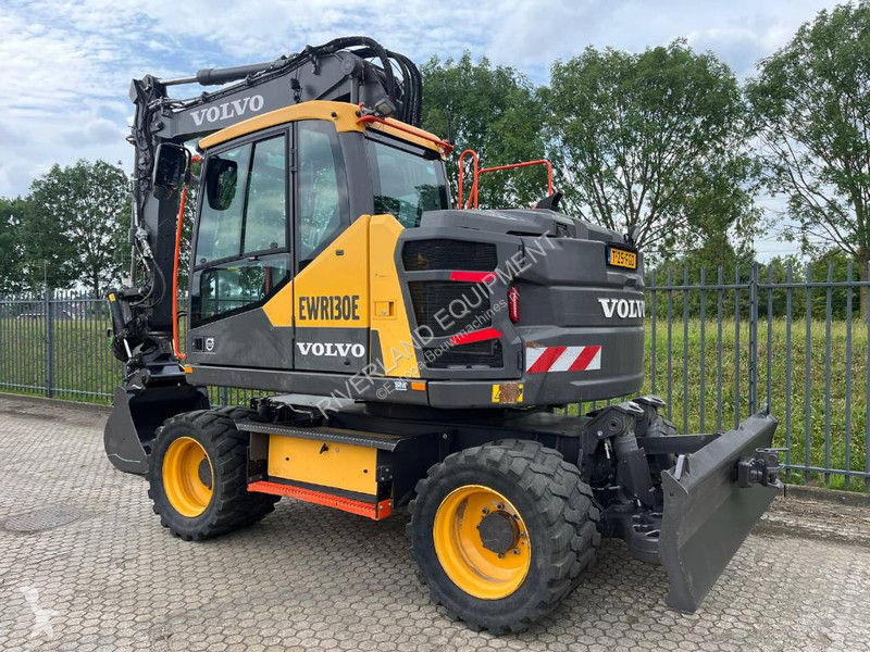 Graafmachine Volvo EWR 130E demo 2022 all hydr...