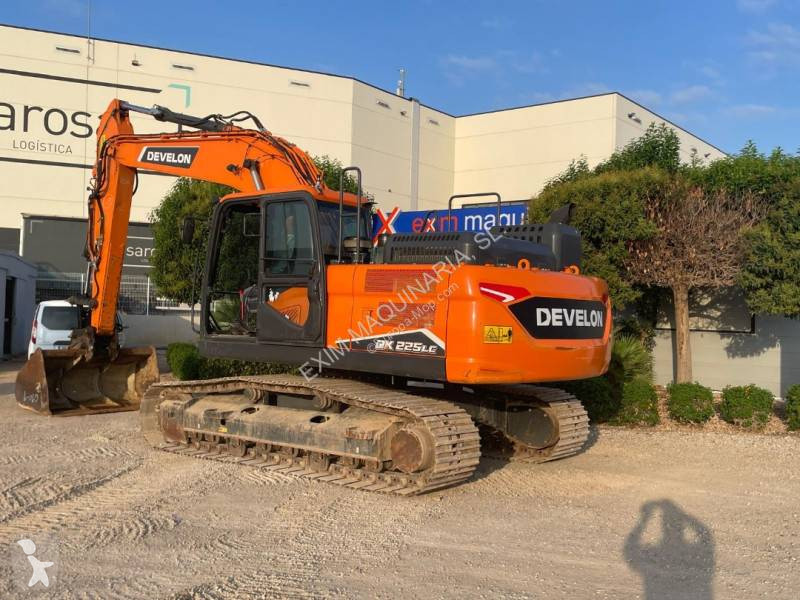 Excavadora Doosan DX225