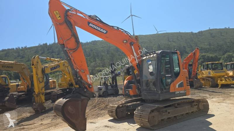 جرافة Doosan 5