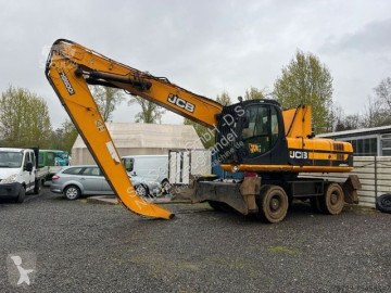 Pelle sur pneus JCB