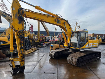 Pelle sur chenilles JCB