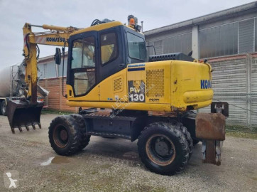 Pelle sur pneus Komatsu