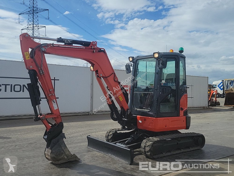 Lopatový nakládač Kubota U36-4