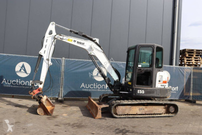 Pelle sur chenilles Bobcat