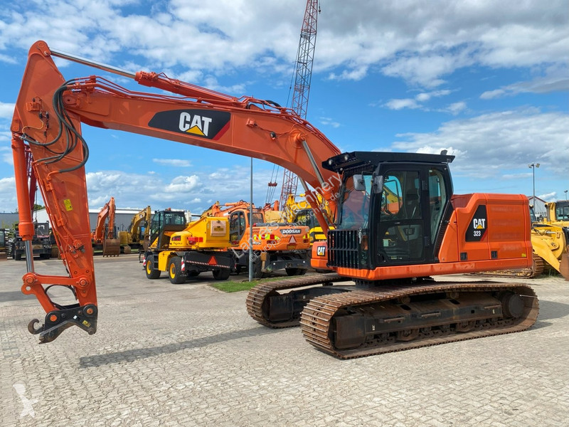 Escavadora Caterpillar 323 Next Gen NVT