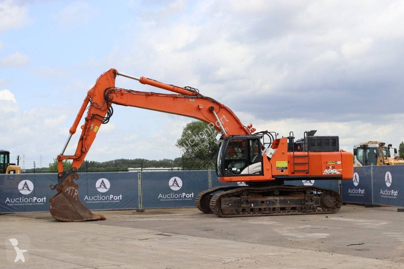 جرافة Hitachi ZX490LCH-6