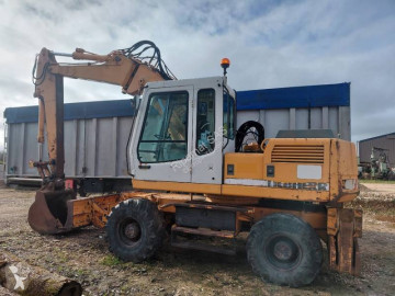 Liebherr A900
