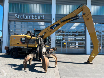 Pelle sur pneus Caterpillar