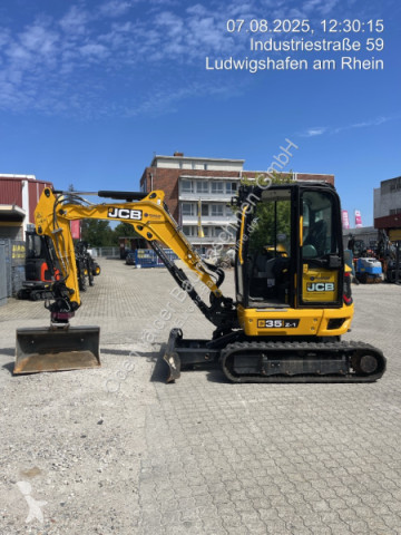 Mini pelle JCB
