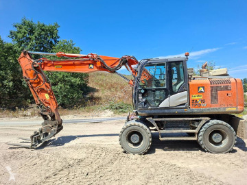 Pelle sur pneus Hitachi