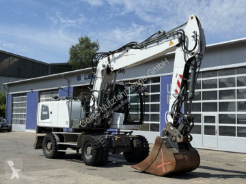 Pelle sur pneus Liebherr