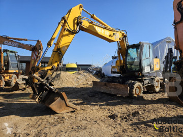 Pelle sur pneus JCB