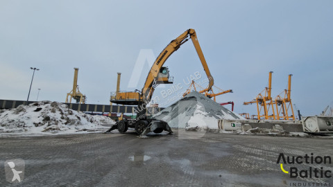 Pelle sur pneus Liebherr