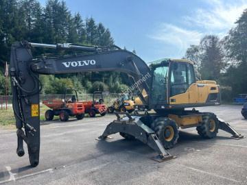 Excavadora de ruedas Volvo