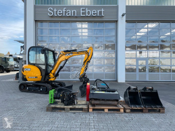 JCB802