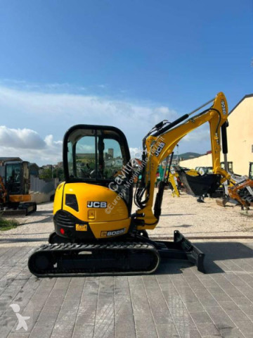 Mini-escavadora JCB