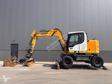Kolová lopata Liebherr