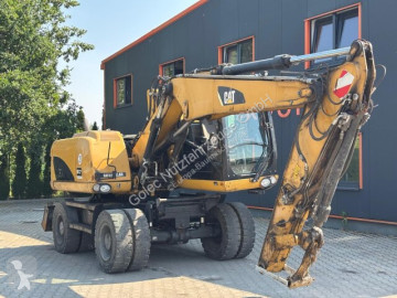 Caterpillar gumiabroncsos kotrógép