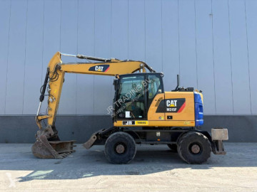 Caterpillar gumiabroncsos kotrógép