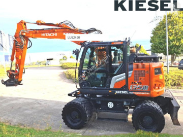 Hitachi gumiabroncsos kotrógép