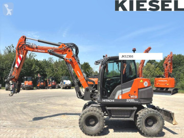 Hitachi gumiabroncsos kotrógép