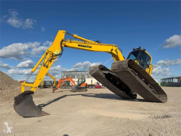 Komatsu lánctalpas kotrógép