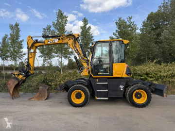JCB