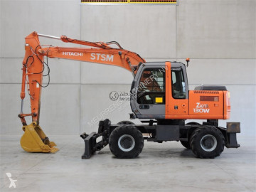 Pelle sur pneus Hitachi