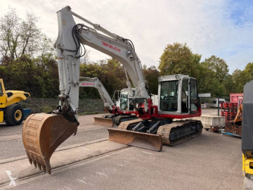 Pelle sur chenilles Takeuchi