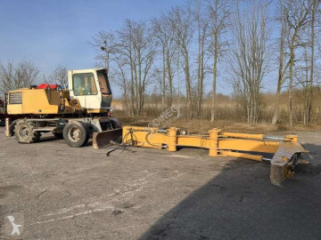Pelle sur pneus Liebherr