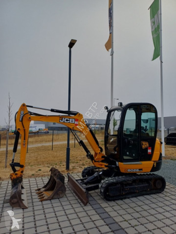 Mini pelle JCB