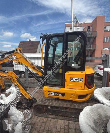 Mini pelle JCB