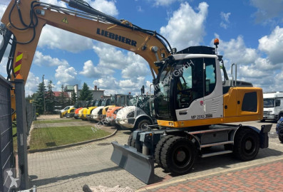 Pelle sur pneus Liebherr