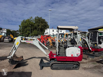 Mini-escavadora Takeuchi